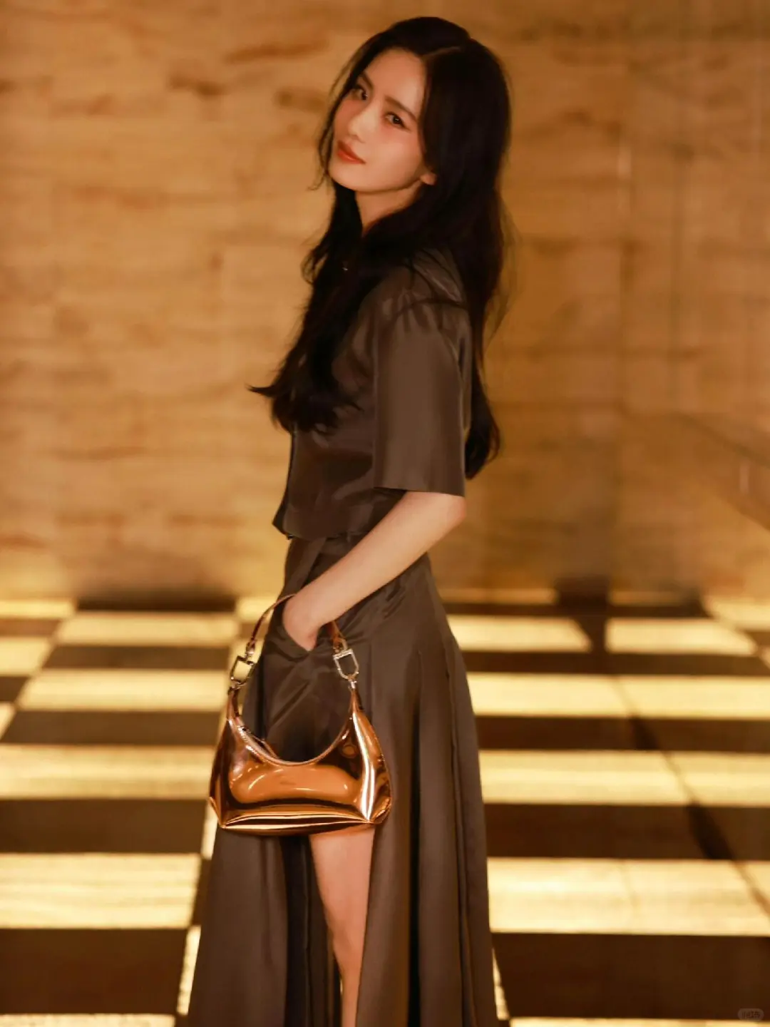 刘诗诗的“微醺妆”时尚大片，眼神迷离模样一