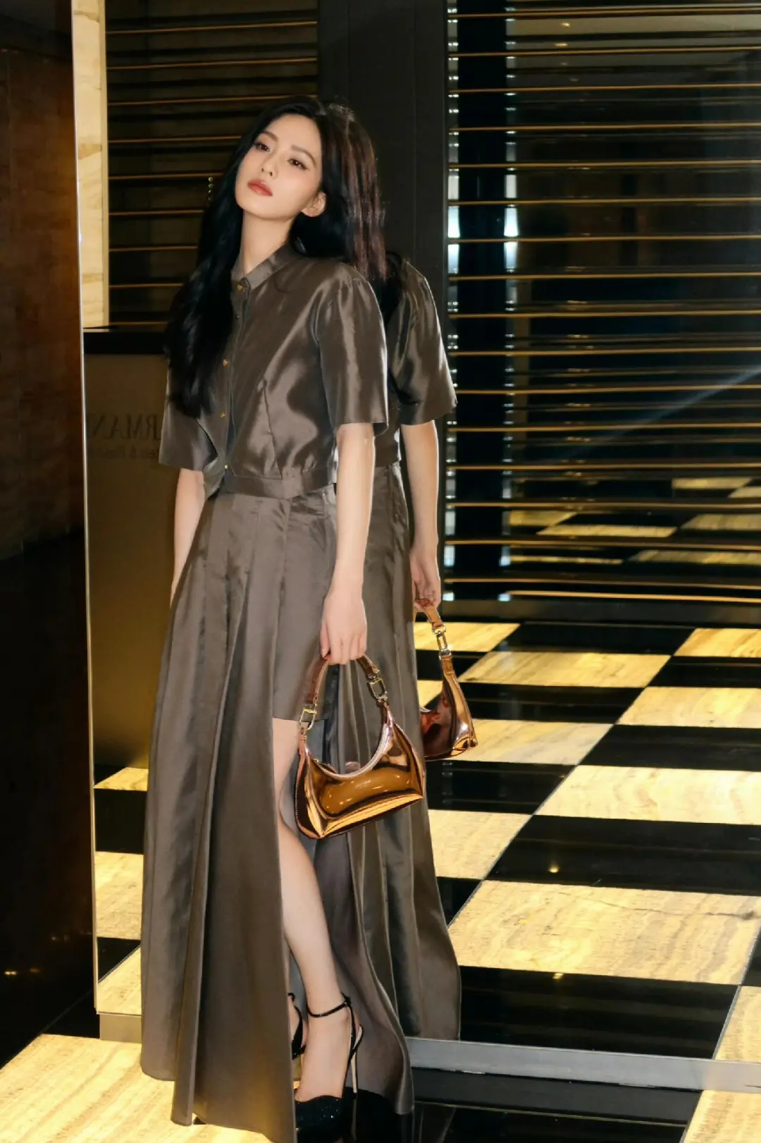 刘诗诗的“微醺妆”时尚大片，眼神迷离模样一