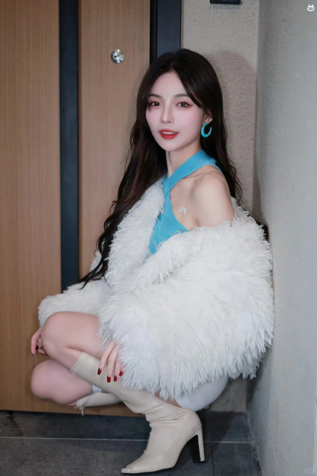 许杨玉足白色高跟靴造型