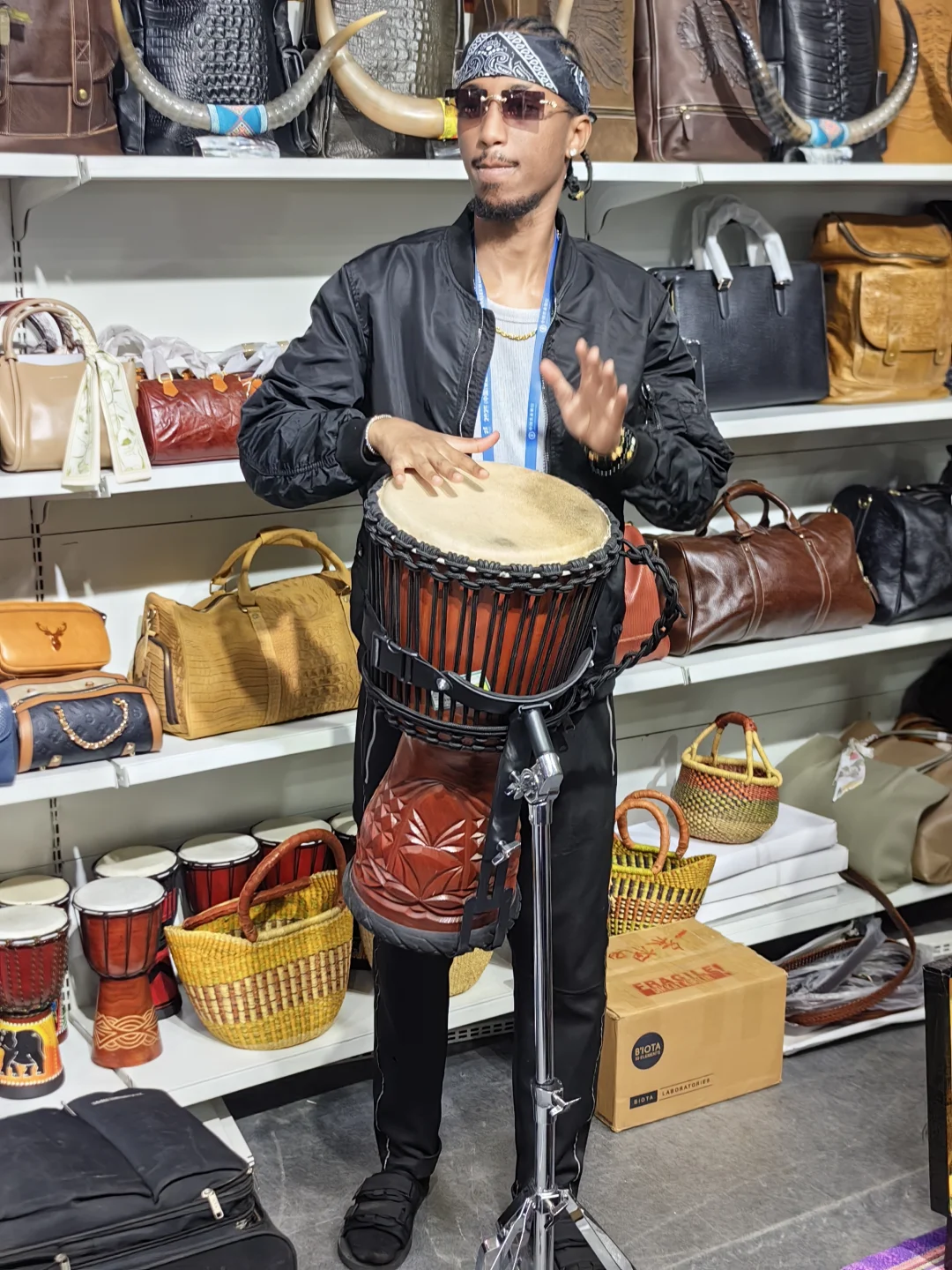 新疆商博会上的国际范儿