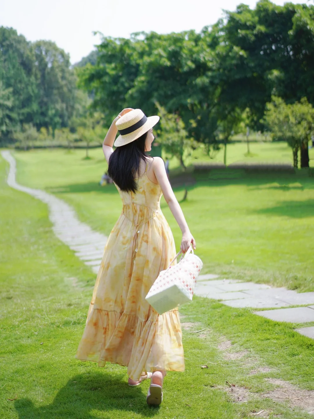 度假仙气吊带裙～带着阳光☀️去旅行