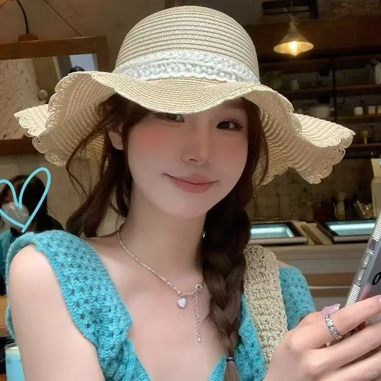 海边必备?防晒草帽?