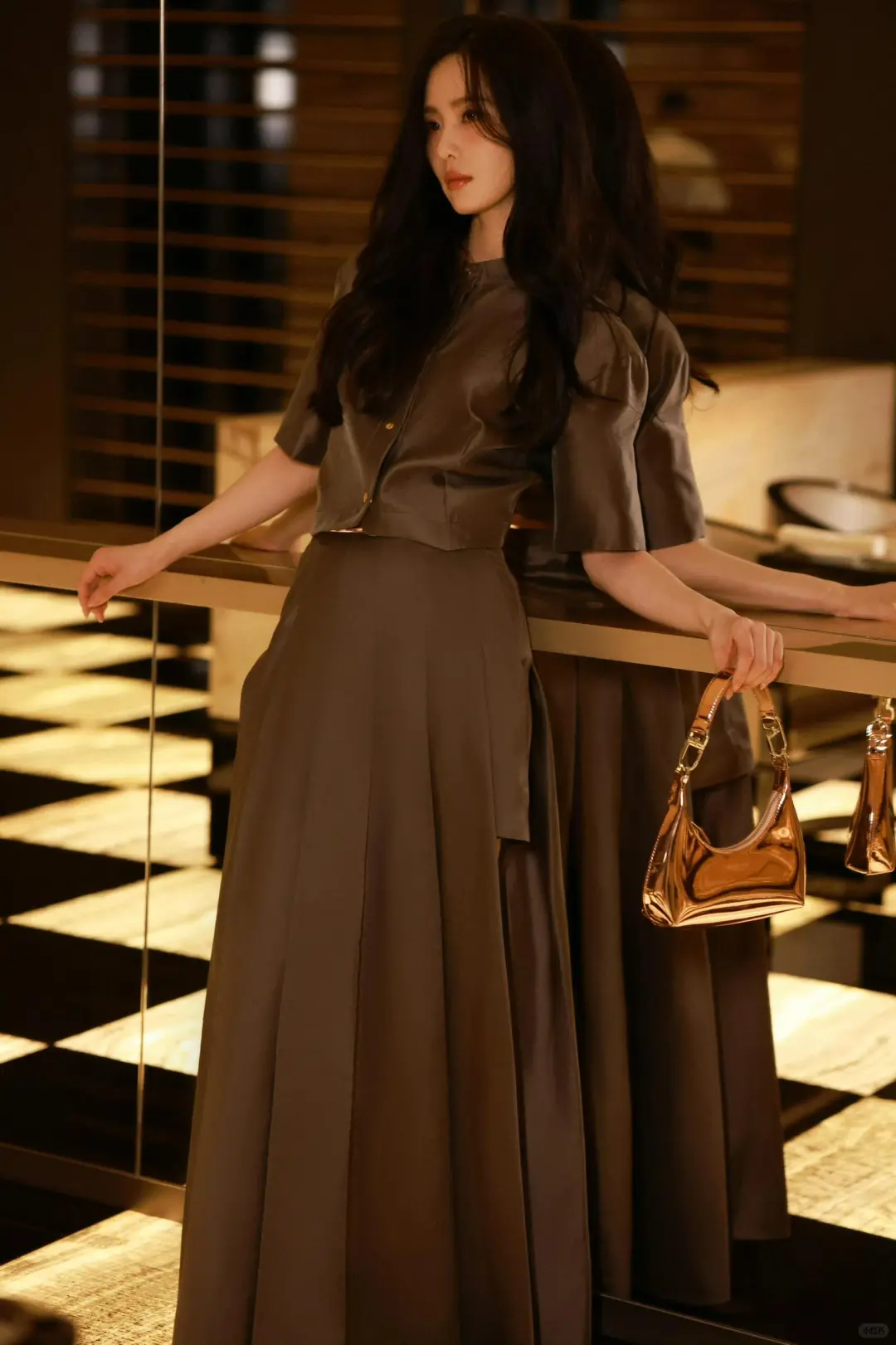 刘诗诗的“微醺妆”时尚大片，眼神迷离模样一