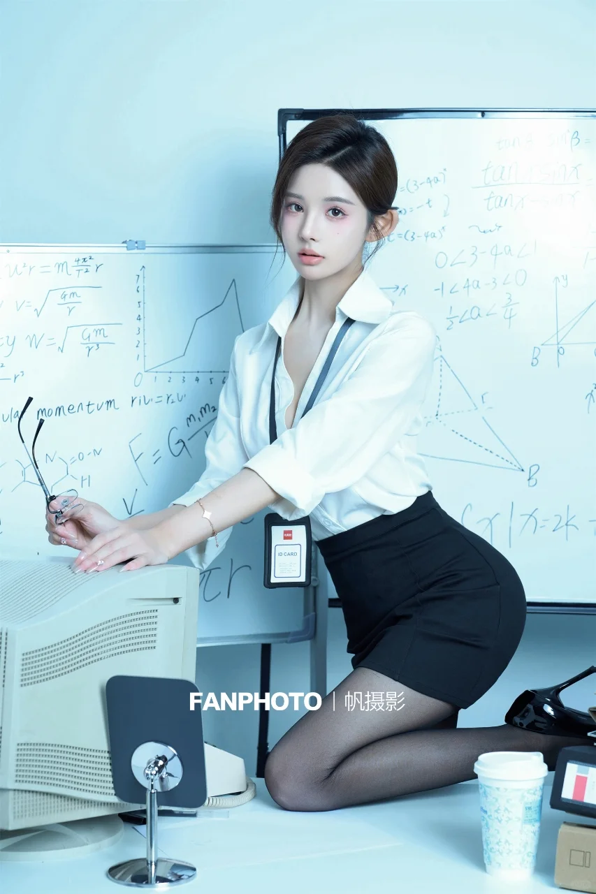 高秘，办公室海妖风写真?｜性感御姐?