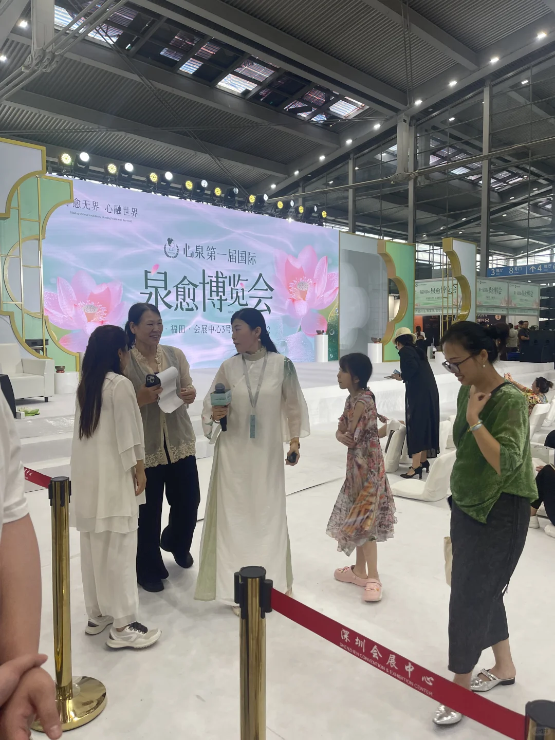 疗愈展？大型当代《除三害》现场？怀疑人生了