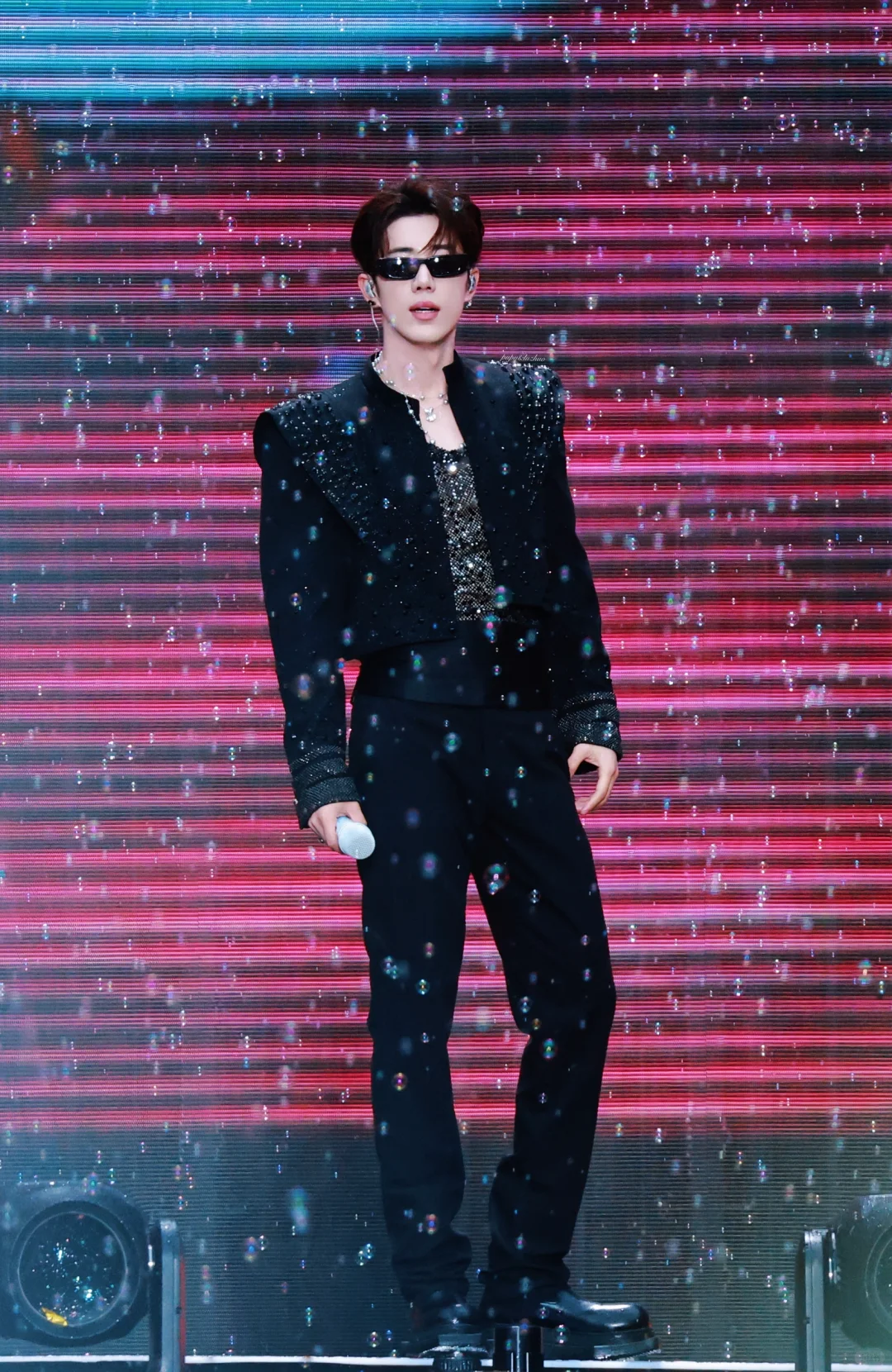 帅帅滴大男孩完美滴身材