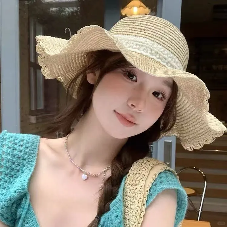 海边必备?防晒草帽?