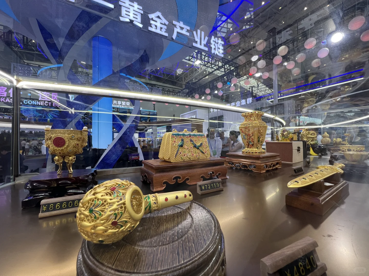 来会展中心逛展了