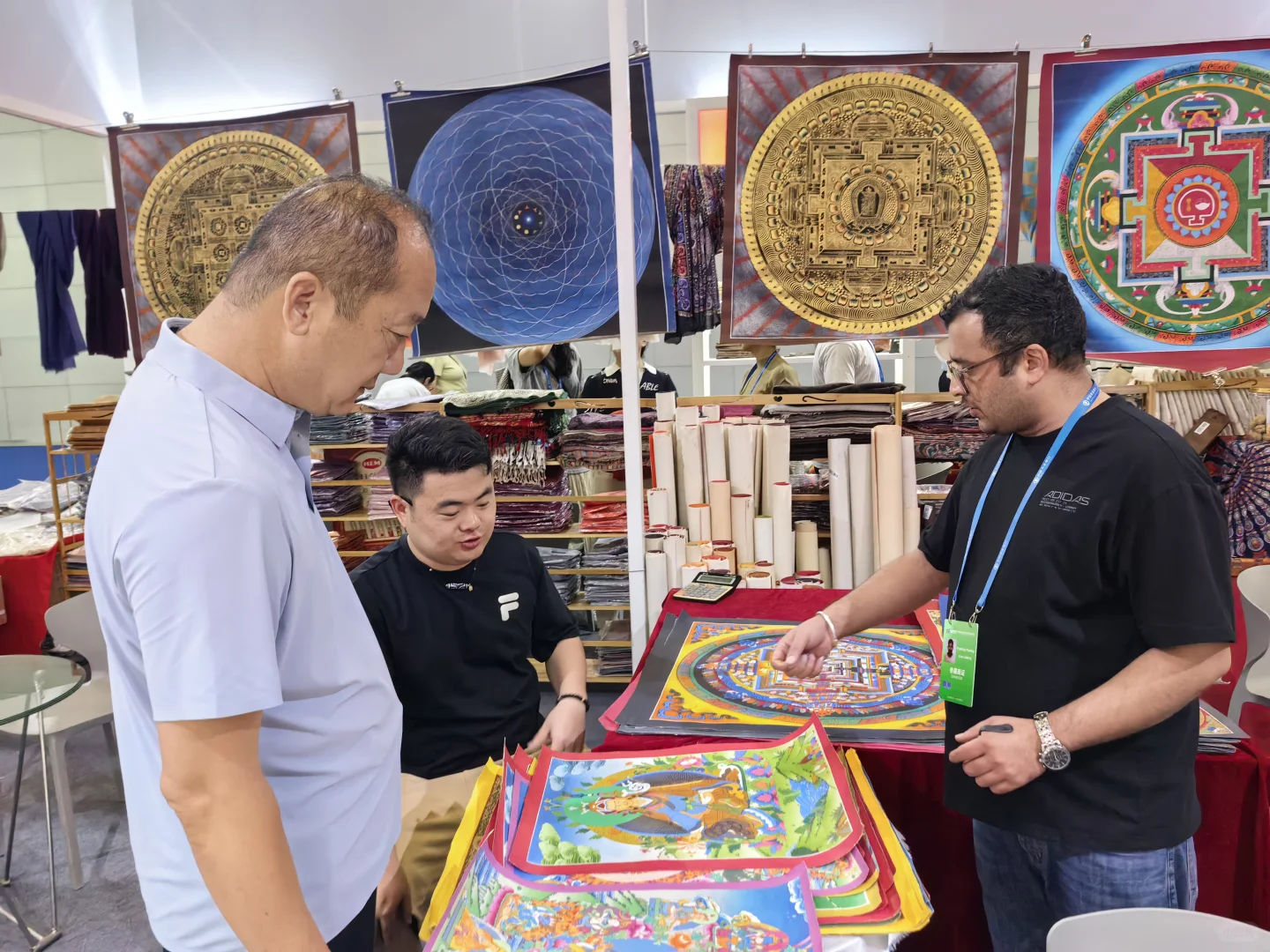 新疆商博会上的国际范儿