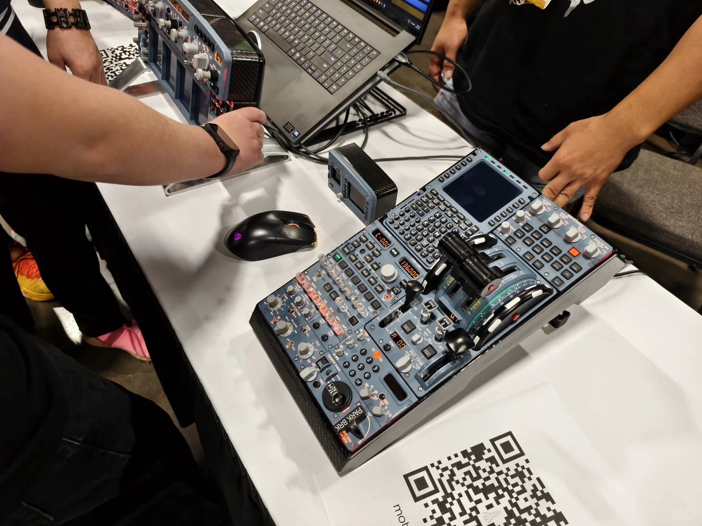 全球最小飞行模拟器!