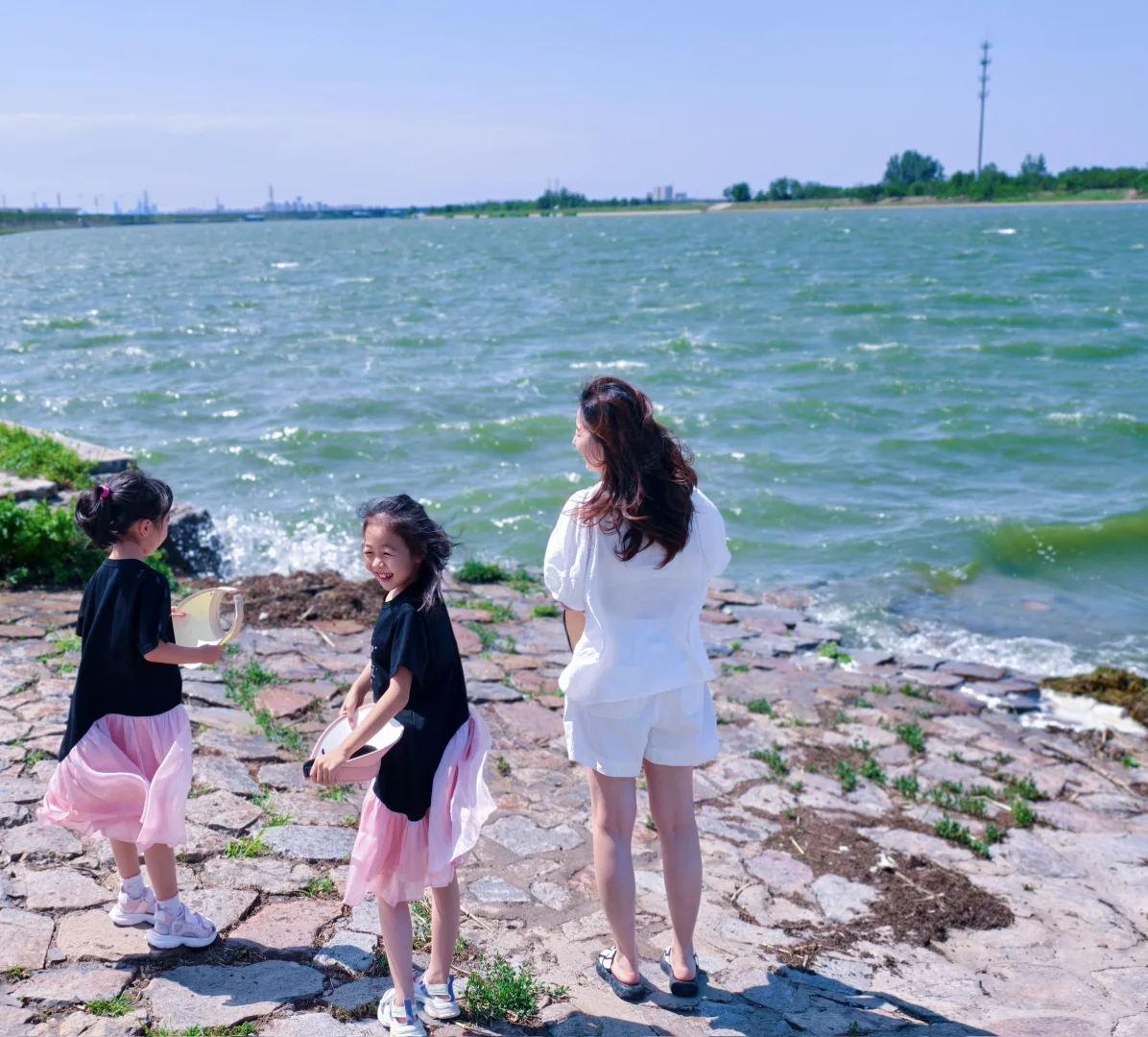 喜欢夏天带来的湖风～