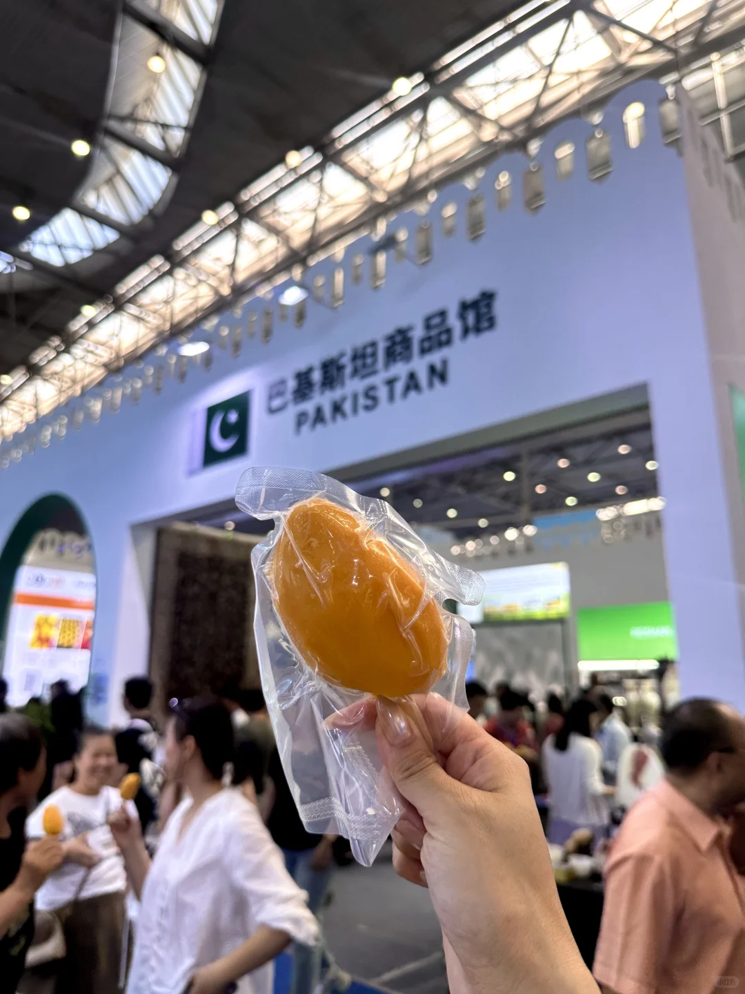 亚欧博览会最挤的地方是冻芒果柜台吗