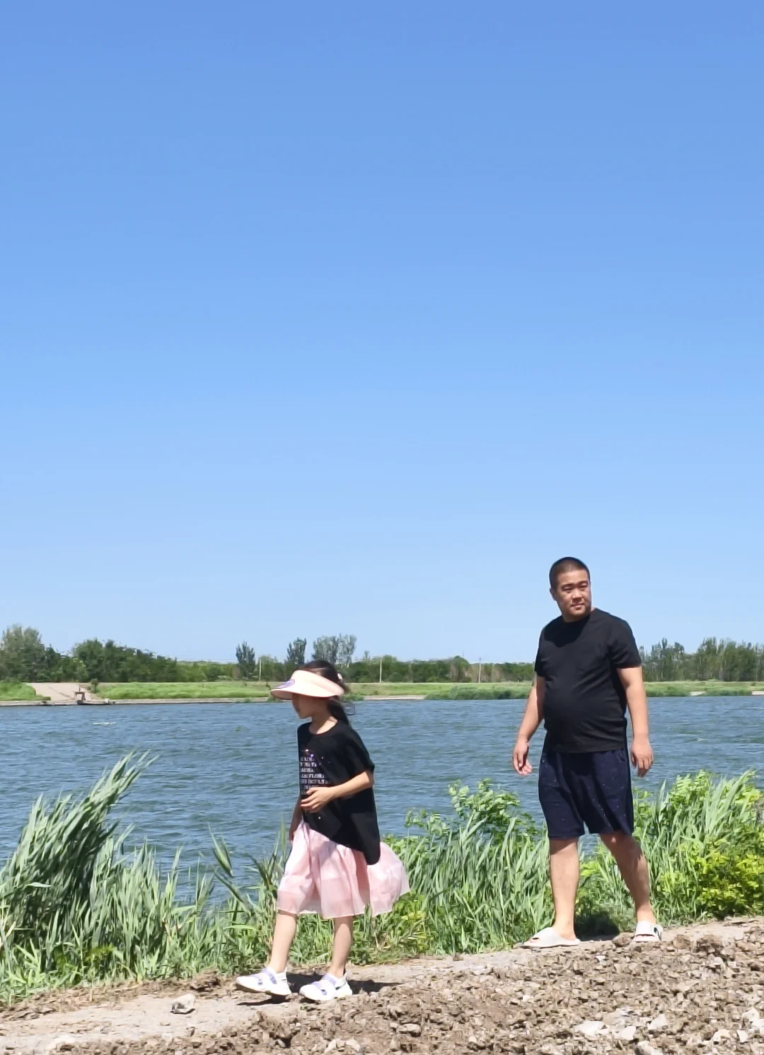 喜欢夏天带来的湖风～