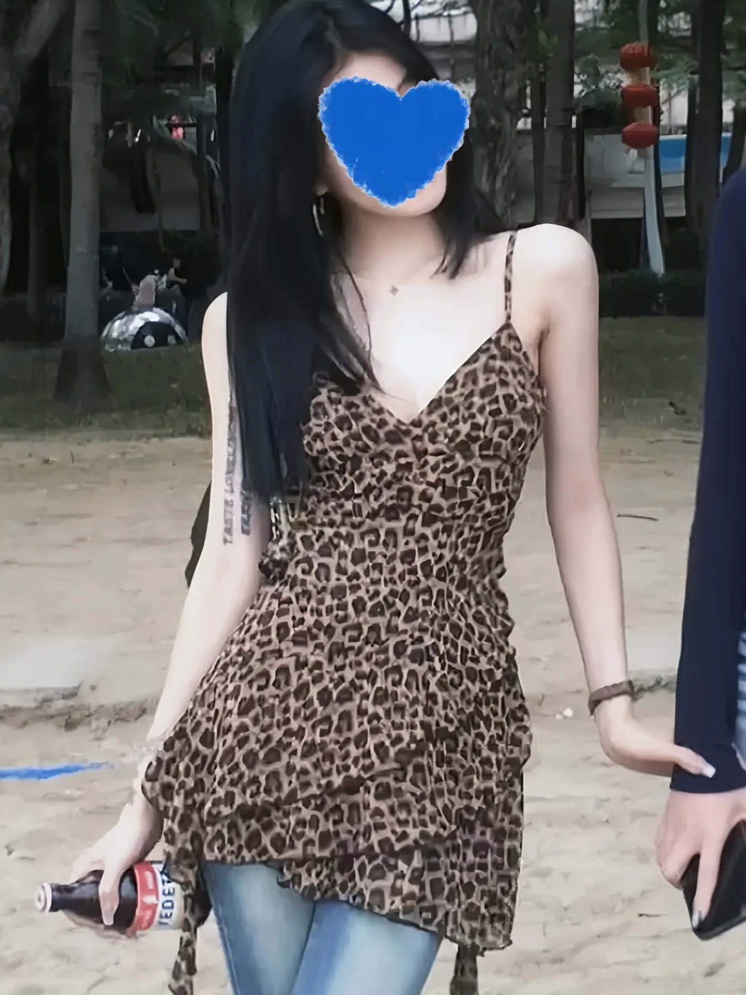 辣妹风短款上衣，夏日出街C位！