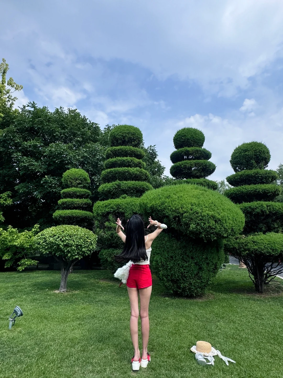 存一些夏日公园草坪拍照姿势❤️??