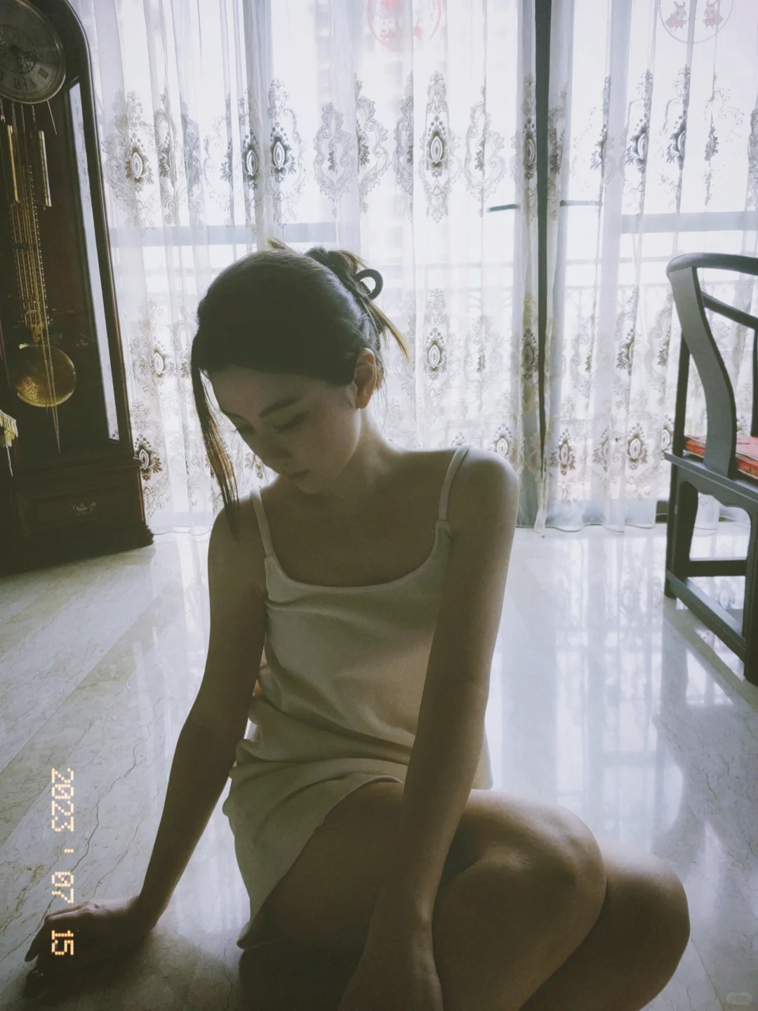 30+美少妇宅家胶卷风自拍