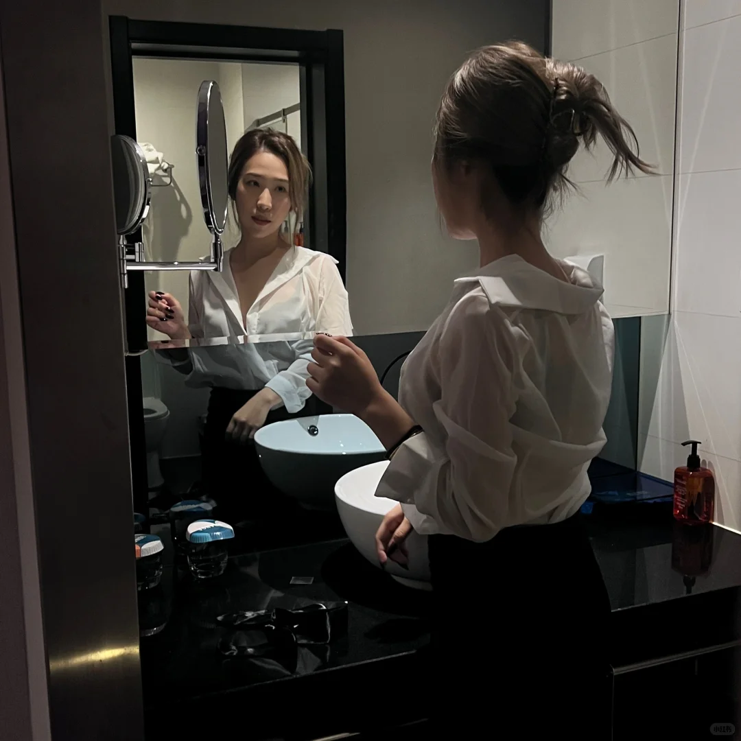 今日份人设：三十岁离异少妇带一娃