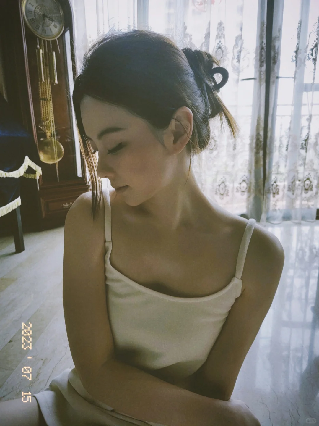 30+美少妇宅家胶卷风自拍