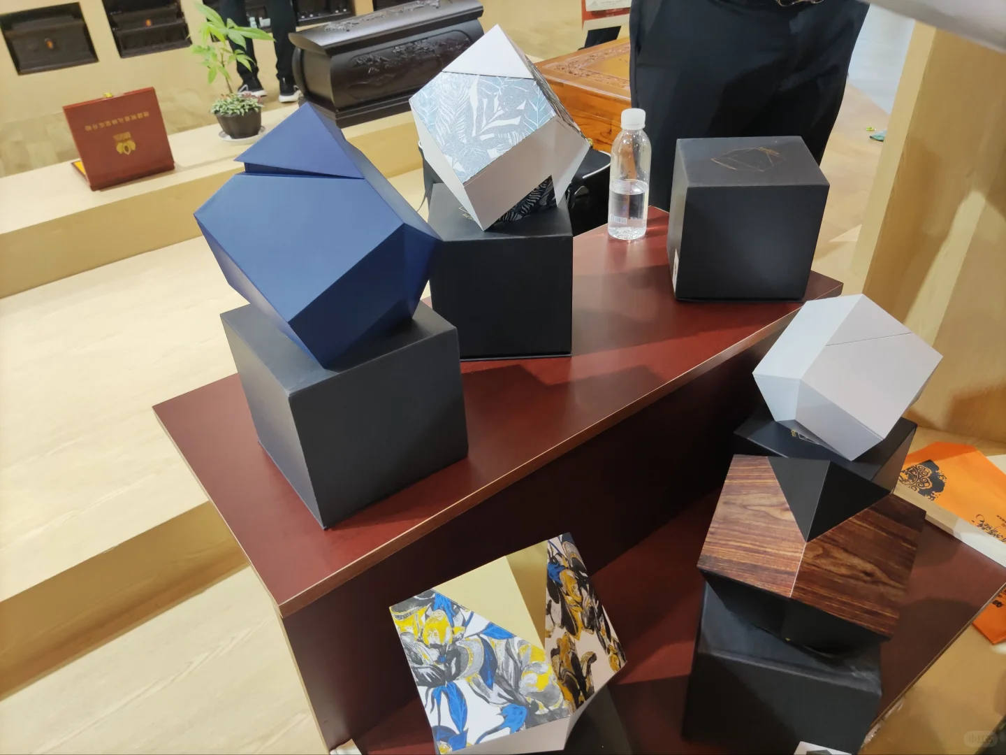 看一看，逝一逝，逛殡葬博览会