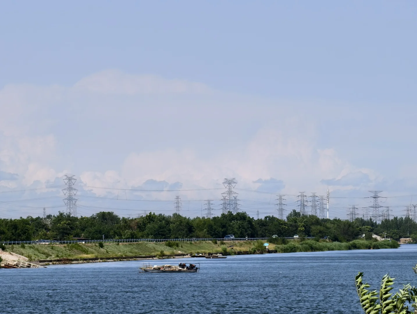 喜欢夏天带来的湖风～