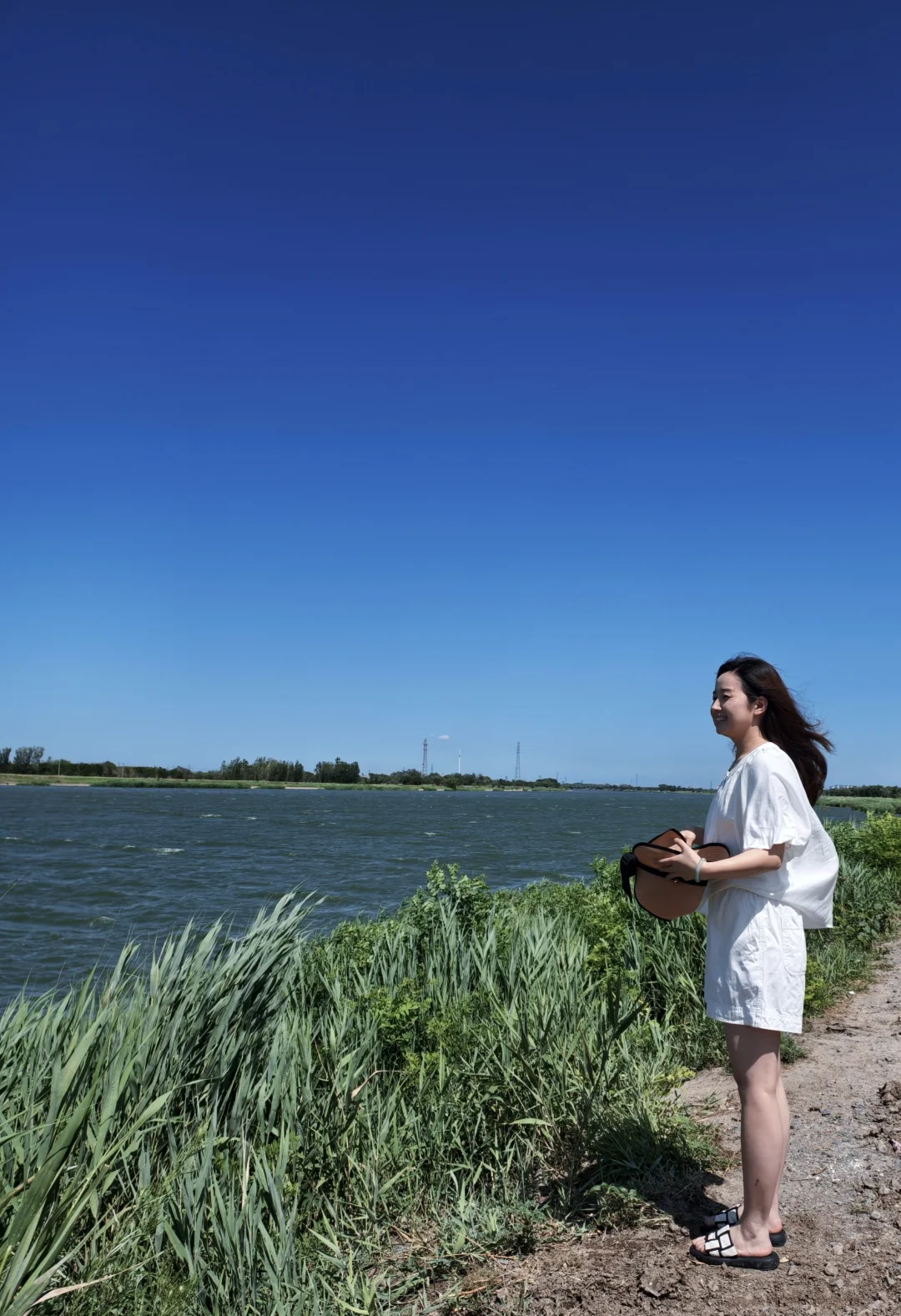 喜欢夏天带来的湖风～