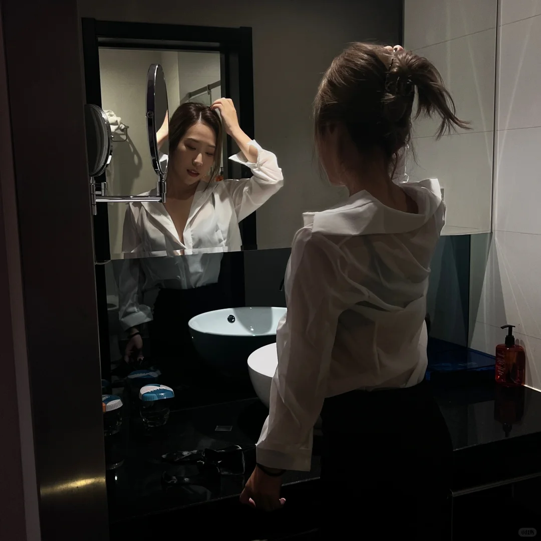 今日份人设：三十岁离异少妇带一娃