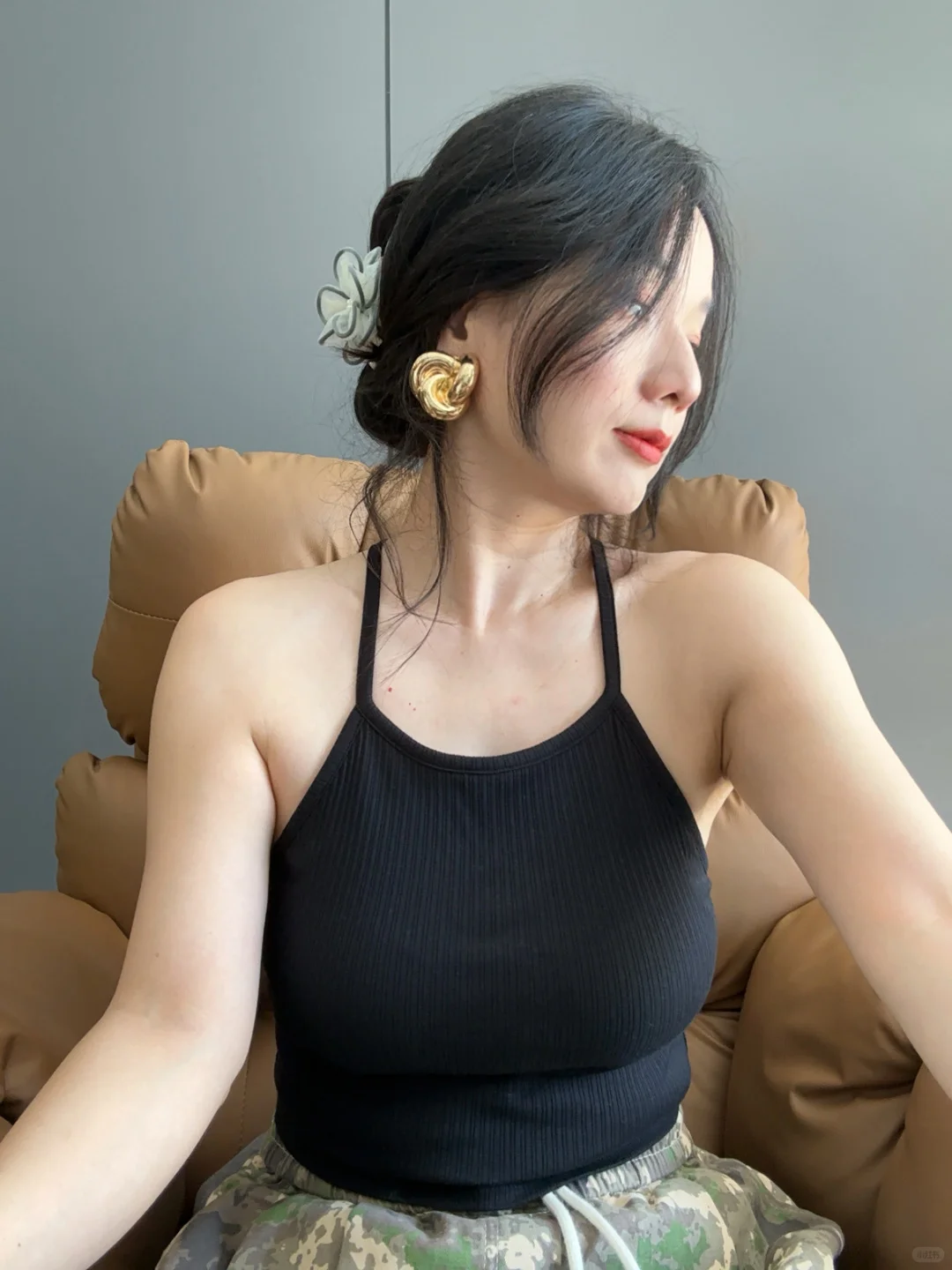 43岁?原相机，上班穿吊带，前提是办公室没人