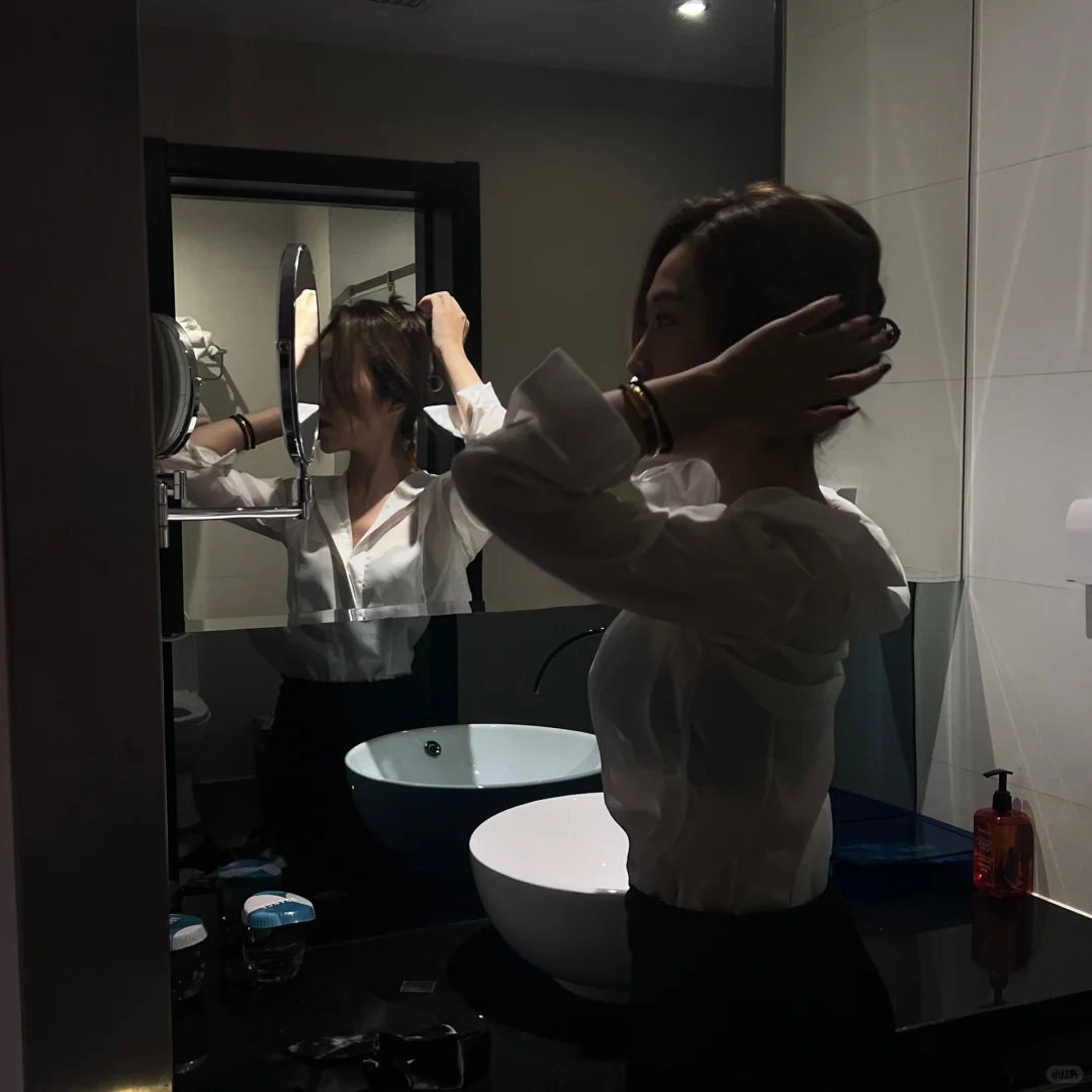 今日份人设：三十岁离异少妇带一娃