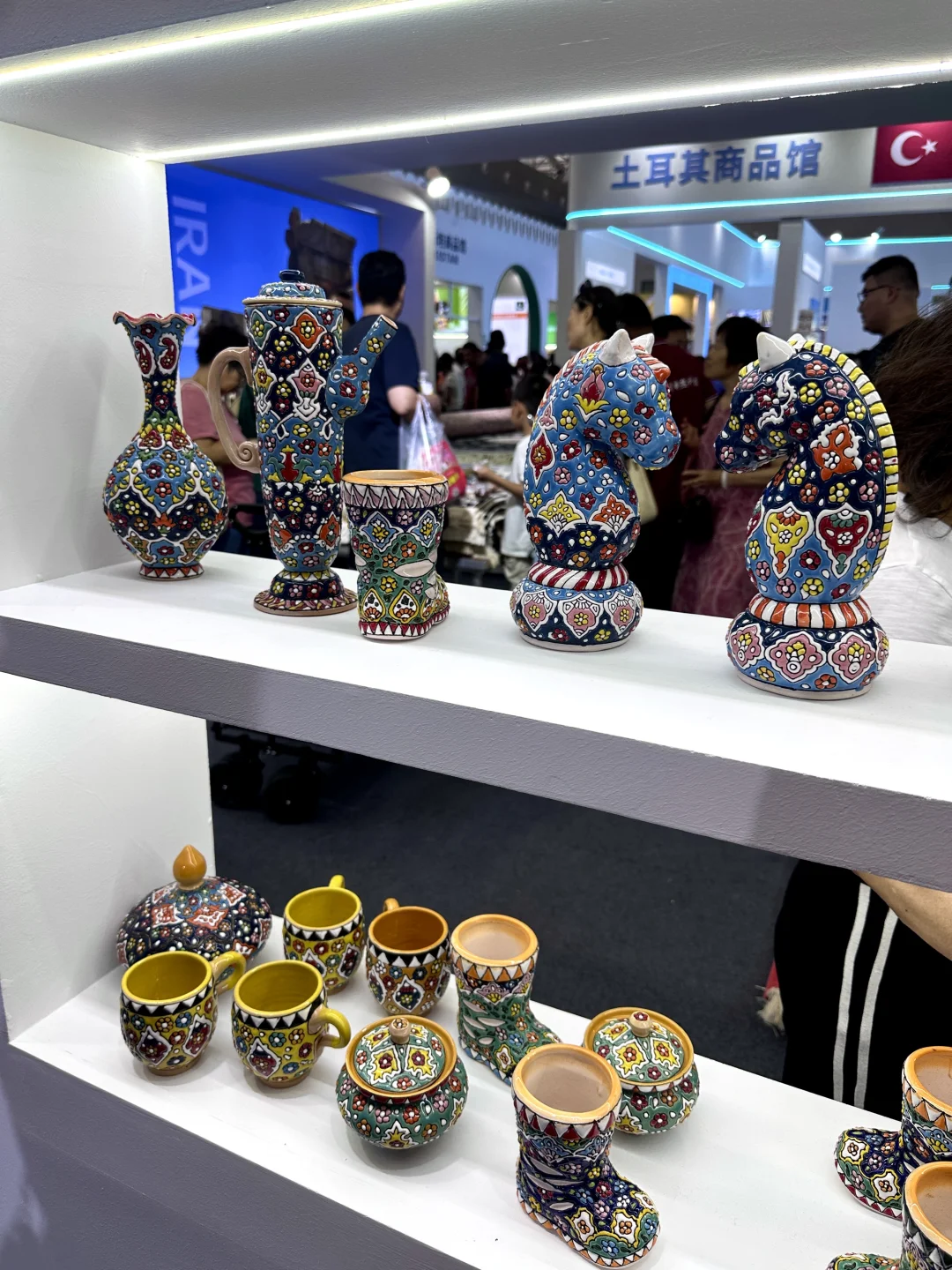 亚欧博览会最挤的地方是冻芒果柜台吗