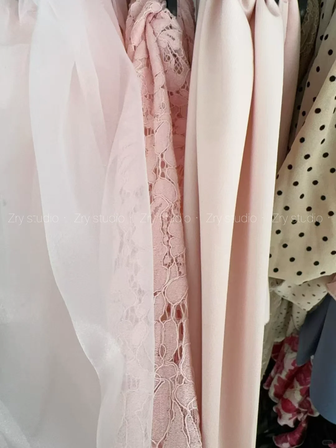 梧桐区的贵贵少妇??左滑粉色蕾丝袖进度