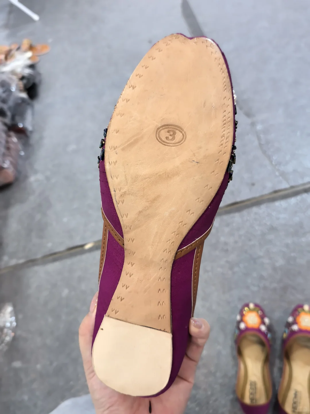 南亚博会唯一一家真皮底的鞋子