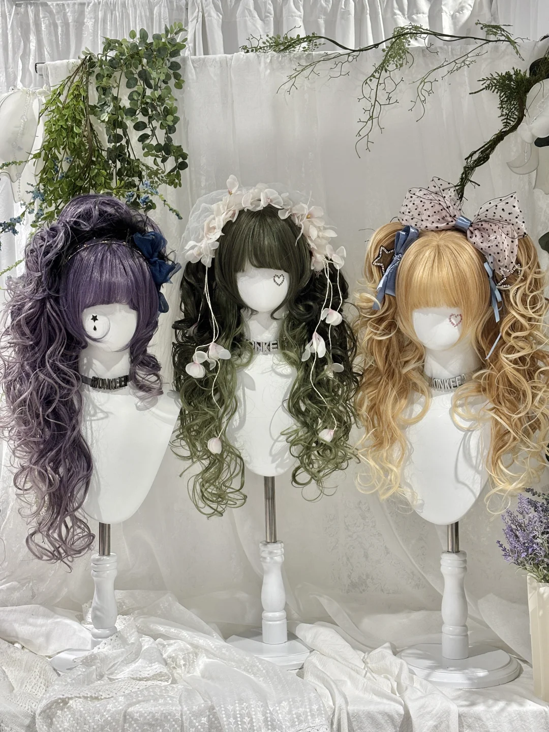 诺亚设计展拍的一些漂亮衣服跟搭配物