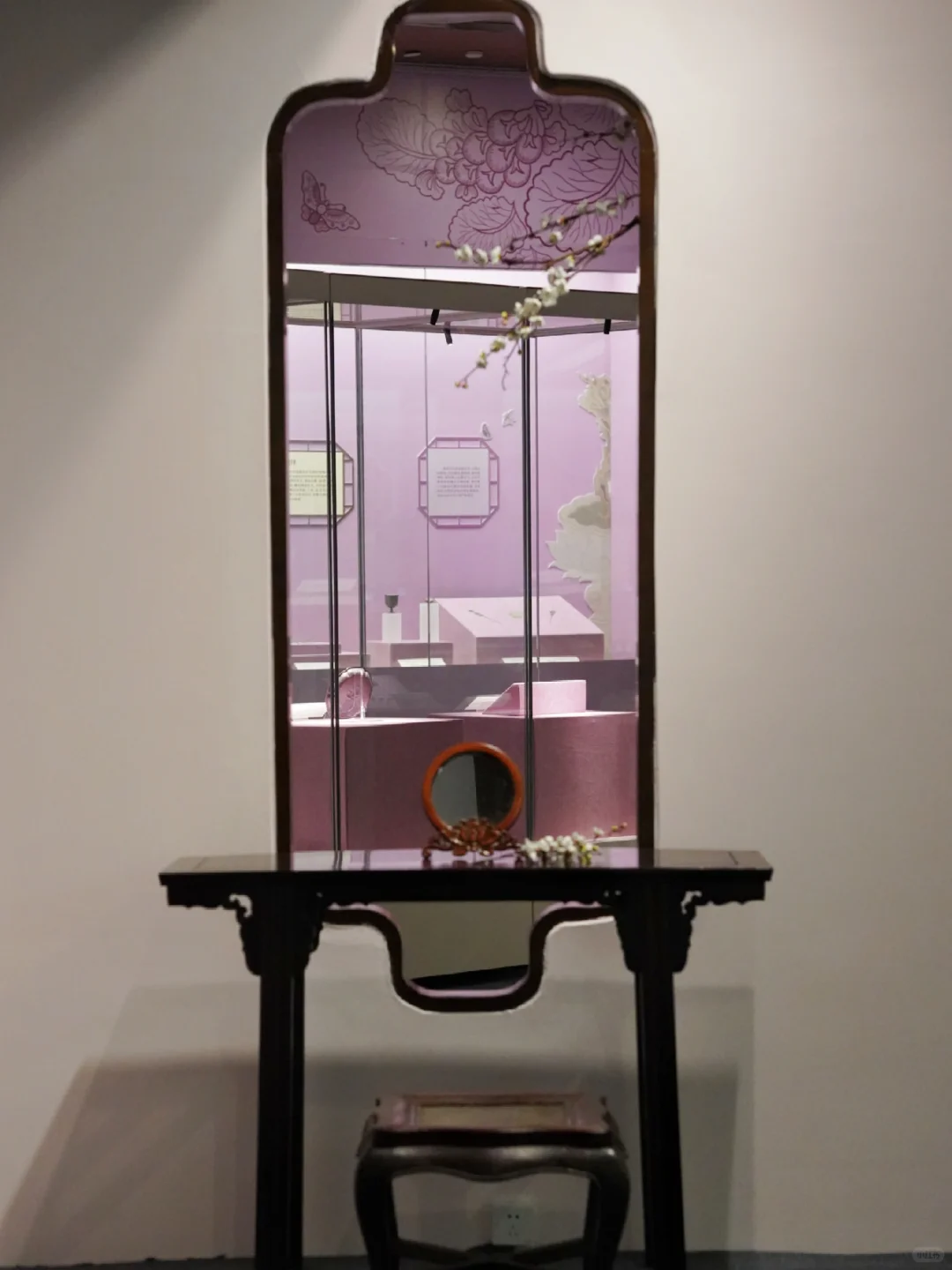 走进南宁《绝色展》解锁中国女性千生活美学