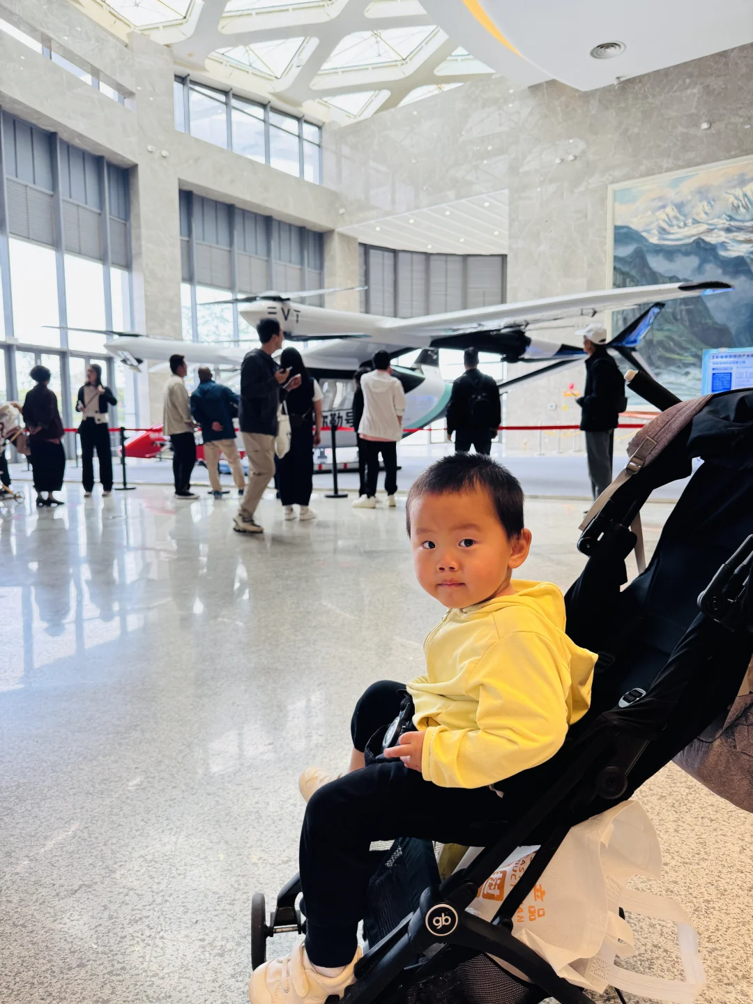 ?大家都来帮帮这位伊朗大叔！在南博会现场