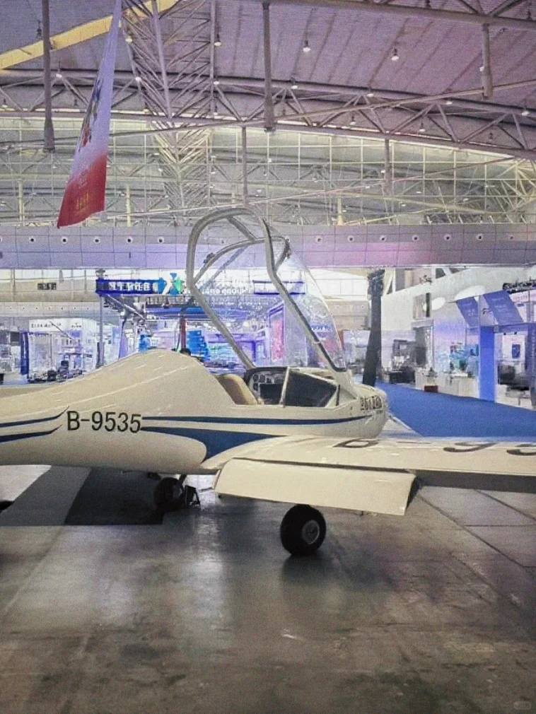 亚欧博览会｜偶遇的篮球场