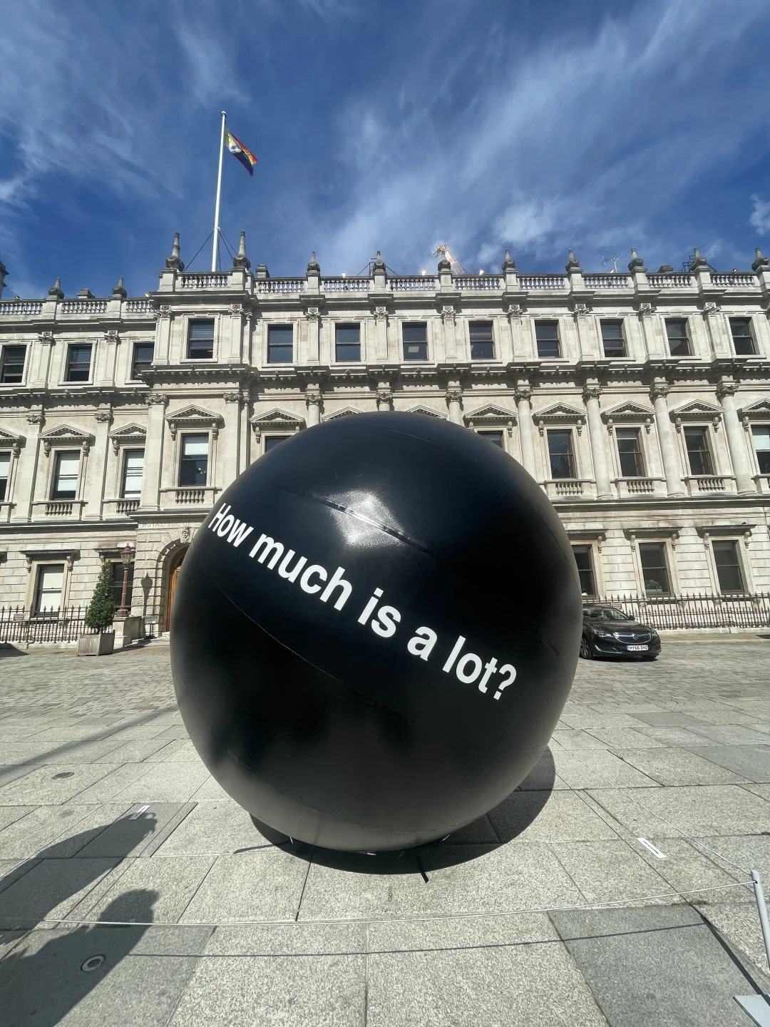 不是画廊倒闭而是整个艺术系统在松动