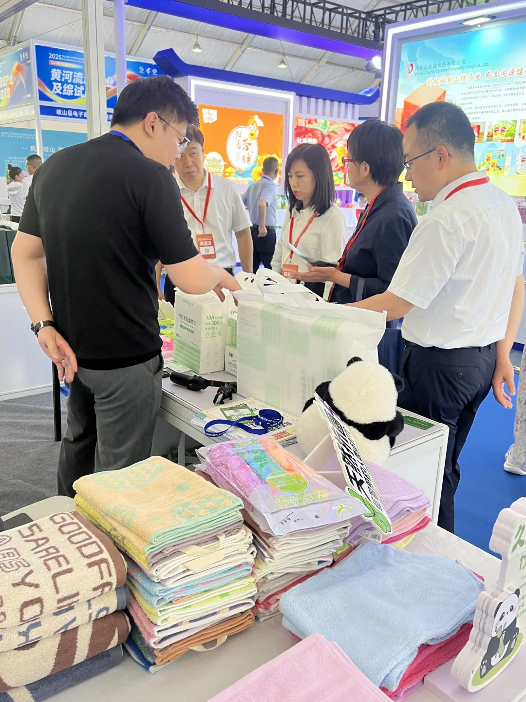 今天参加展会啦～