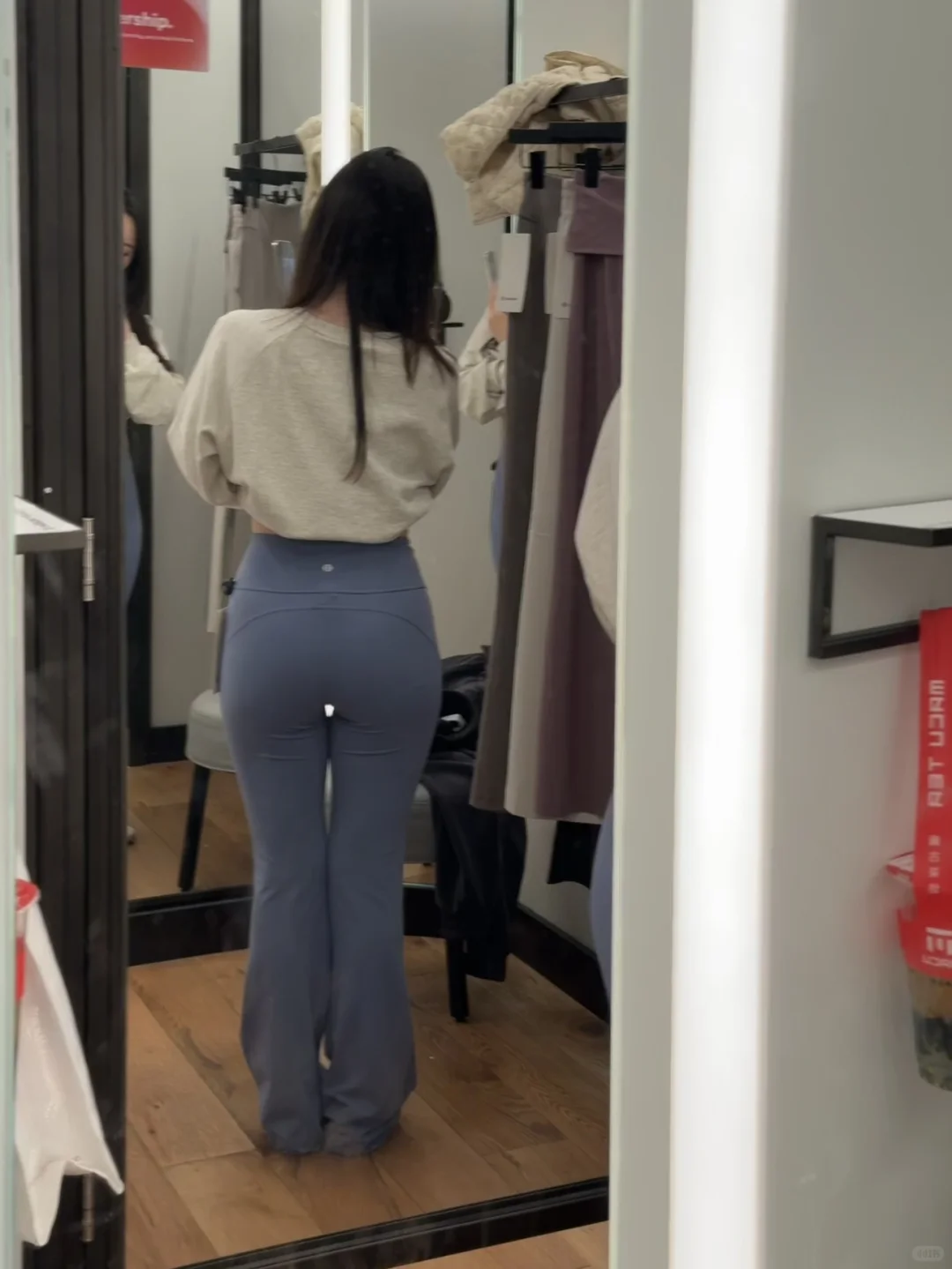 谁来帮我选条lulu裤子