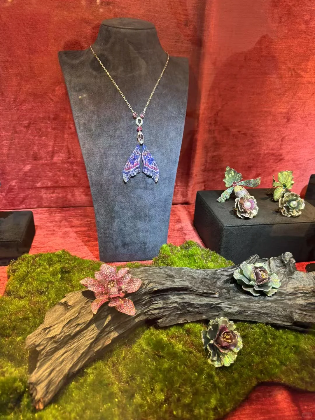 世事动荡 珠宝恒定 2025年6月香港珠宝展浅