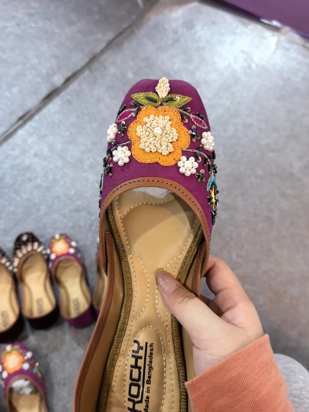 南亚博会唯一一家真皮底的鞋子