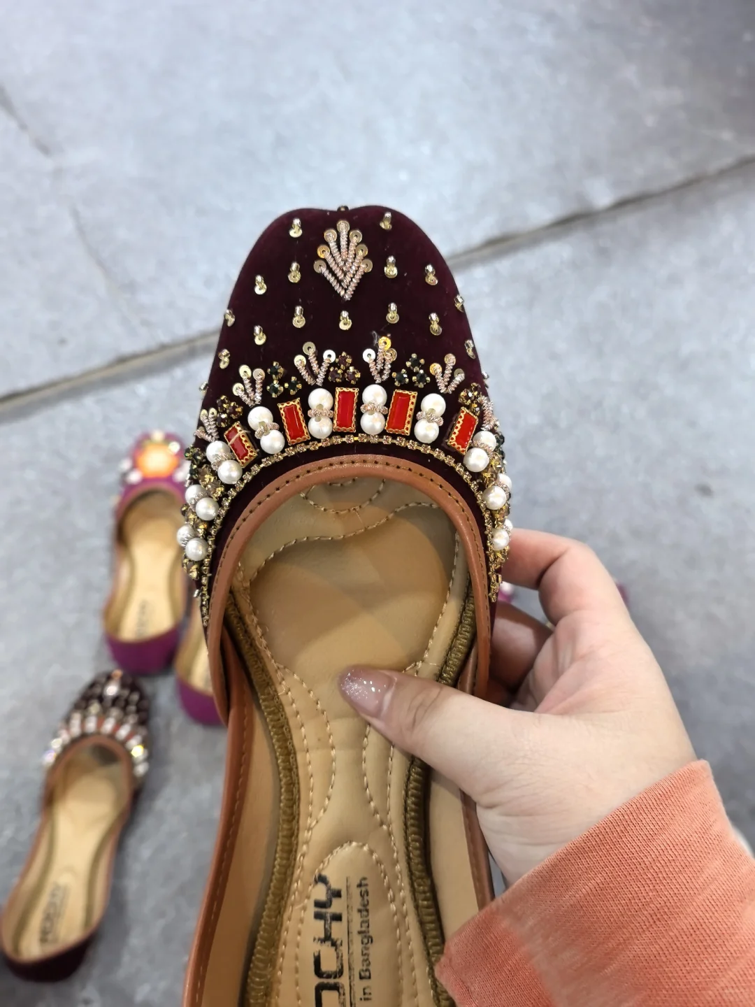 南亚博会唯一一家真皮底的鞋子