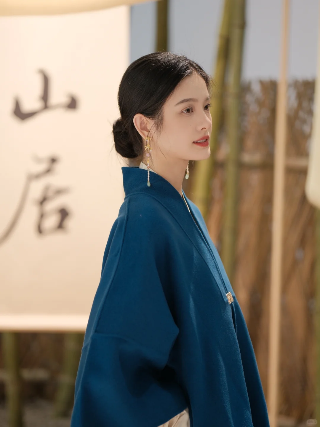 在文博会被老爷爷夸大方又得体