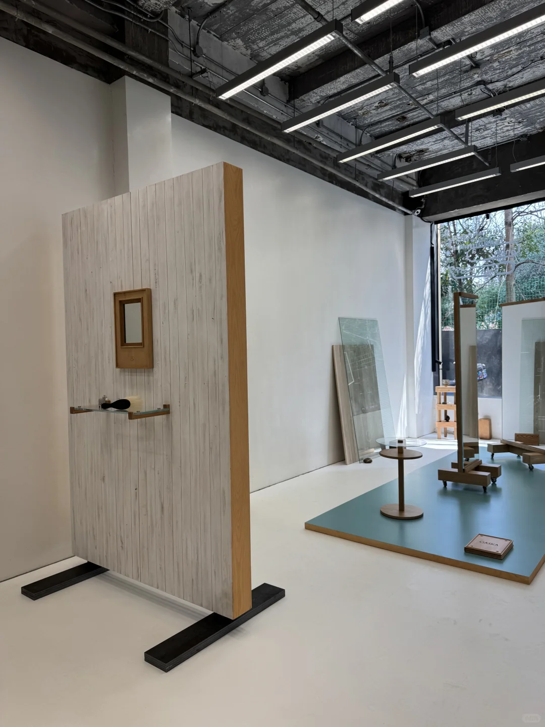 隔水相望的设计展