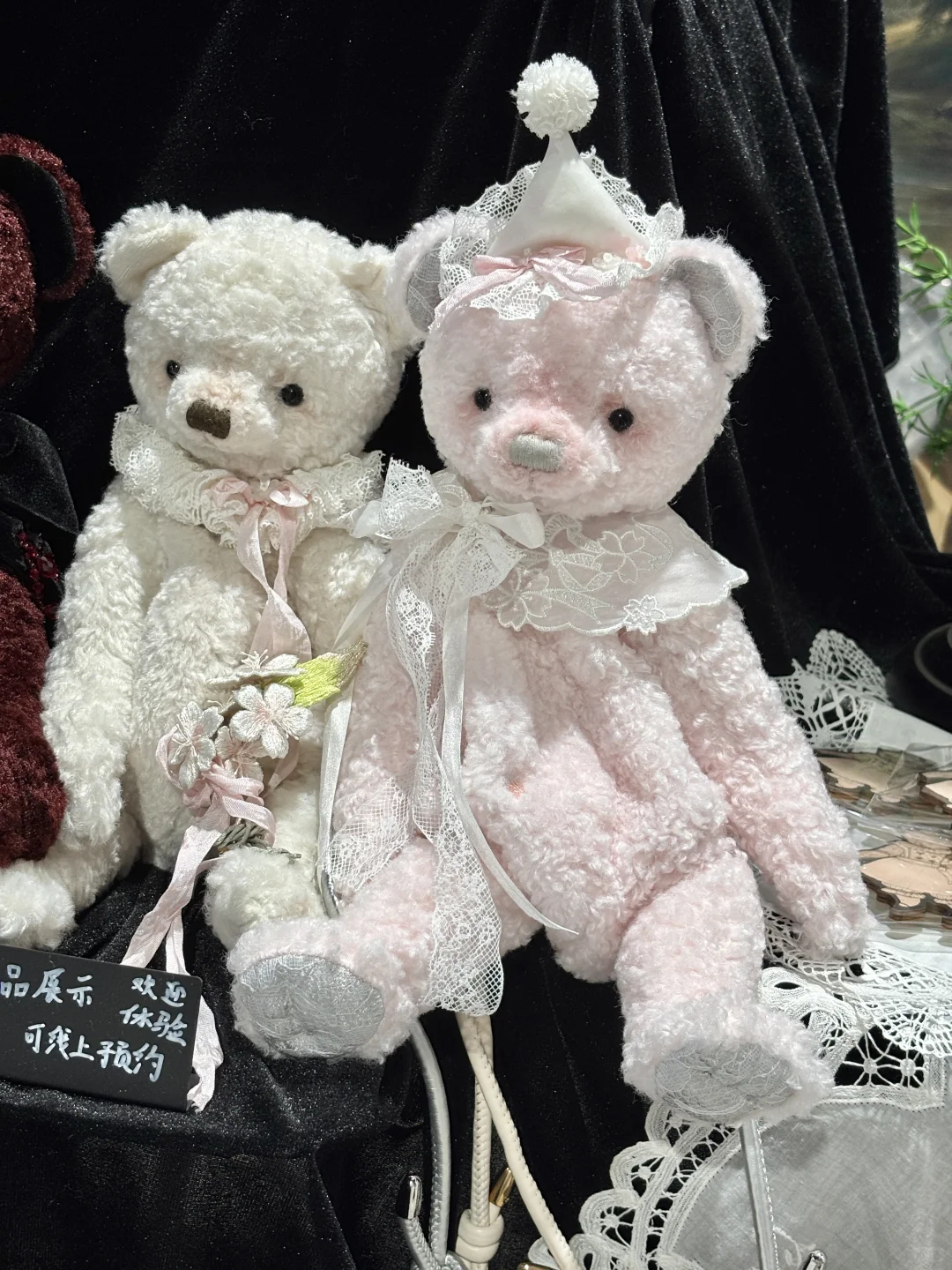 诺亚设计展拍的一些漂亮衣服跟搭配物