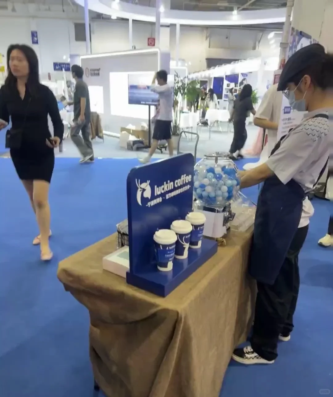 瑞辛来展馆请你喝冰咖啡?☕️