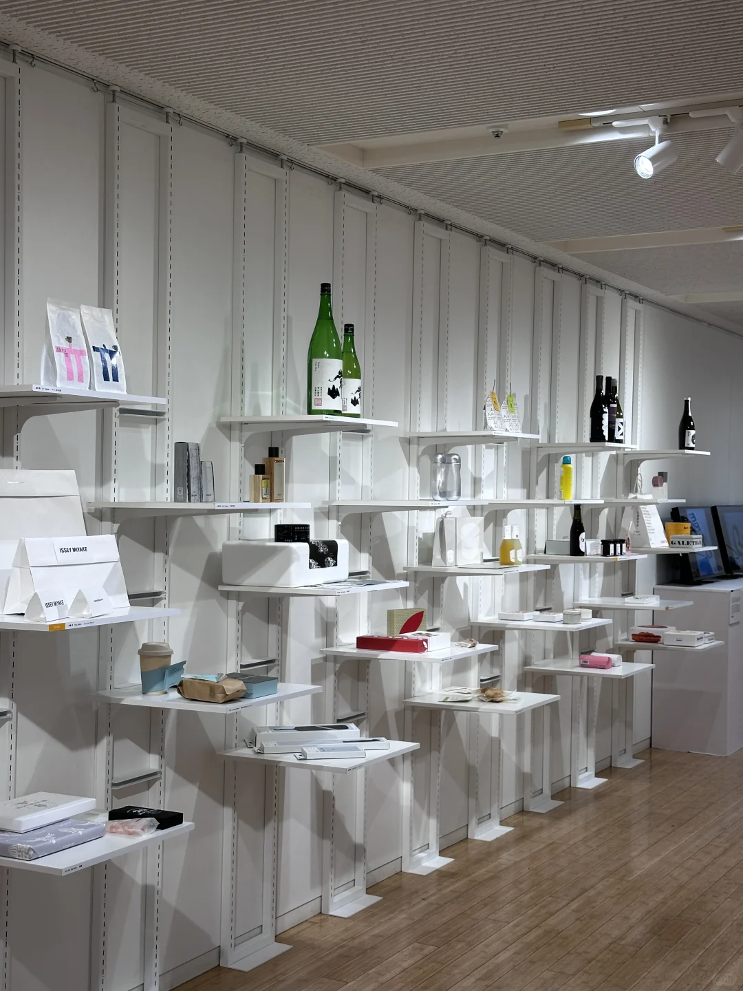 ??东京看展｜日本平面设计展 无料超多作品