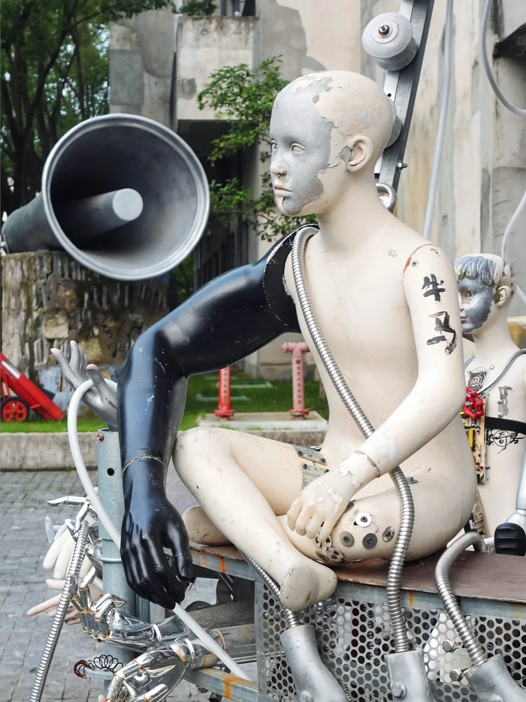 Look in my eye‼️老工业区爆改超现实主义?