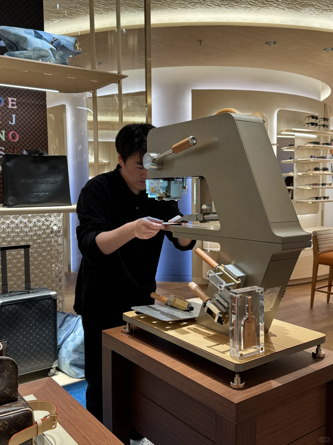 上海免费新展，18张live图看LV展览?