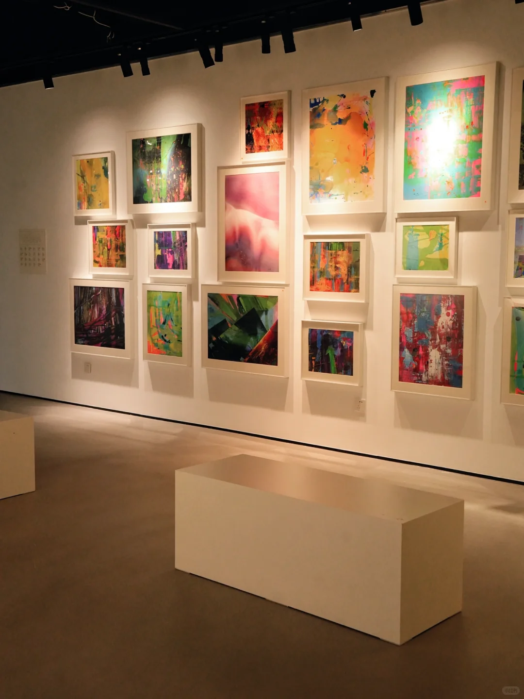 给我冲！观众亲手拆画⁉️杭州必看梦境画展?