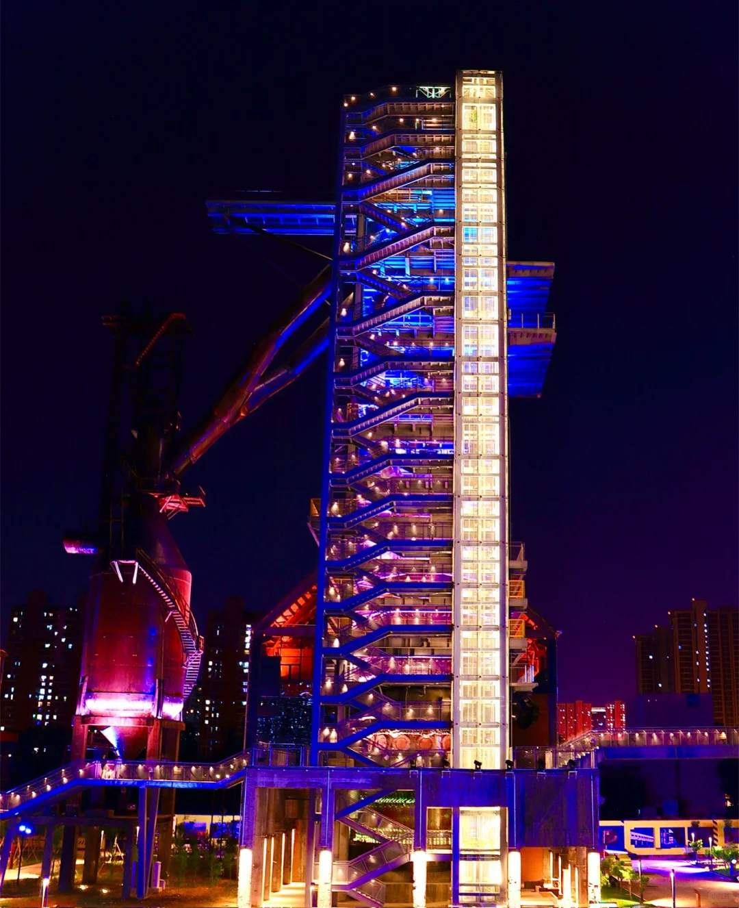 石钢工业园里的赛博朋克